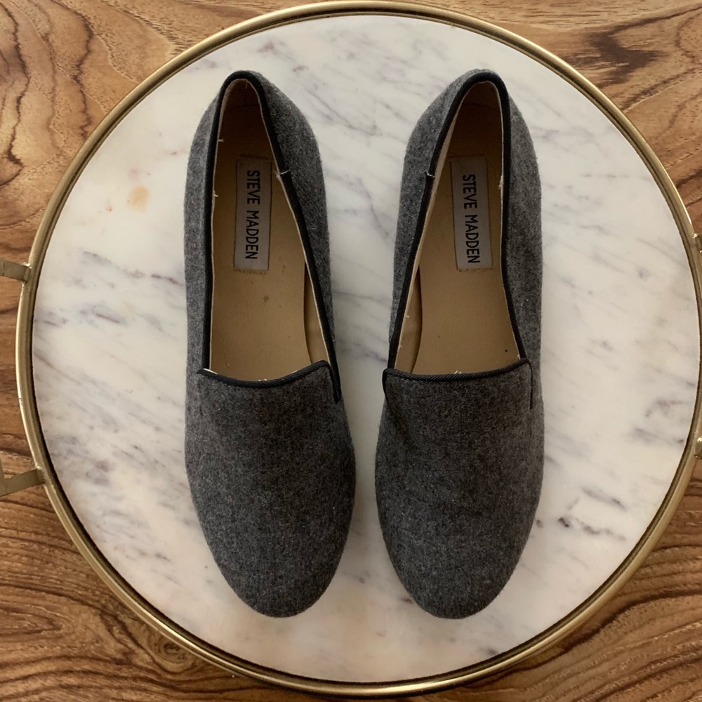 Steve Madden Grey wool flats size 6.5
